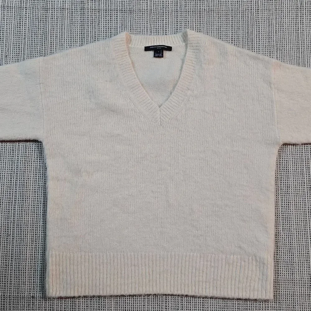 French Connection Fluffy Knit V-Neck Oversized Wool Blend Cream Sweater S NWT - Picture 4 of 15